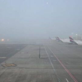 Aeropuertos de Colombia colapsan por clima: Así están Cali, Bogotá y Medellín (últimos reportes)