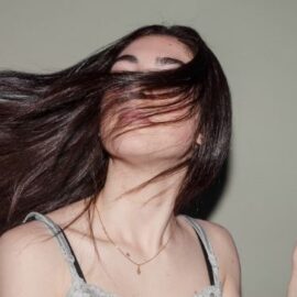 ¿Te preocupa la caída del cabello? Esto dice una experta sobre cómo prevenirla