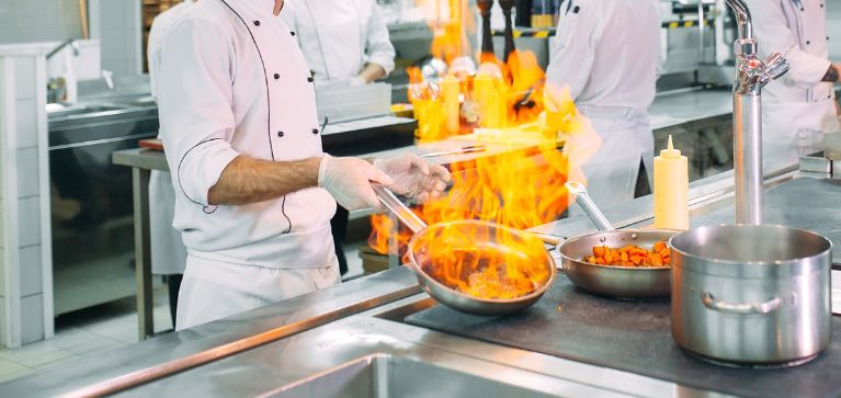 SIC ordena cierre inmediato de Andrés Carne de Res y Andrés D.C. ¿Por qué?