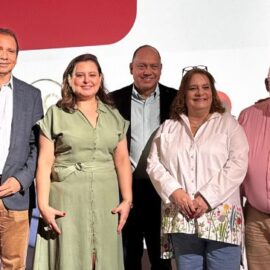 🔴 En Vivo | La hora del periodismo: 90 te cuenta, periodismo en clave de región: retos y horizontes
