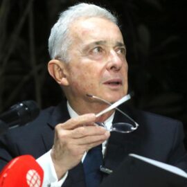 Uribe habla de su absolución y afirma que la justicia está "por encima de la política"