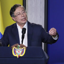 Petro ordenó bombardeo contra ‘Iván Mordisco’ en el Guaviare