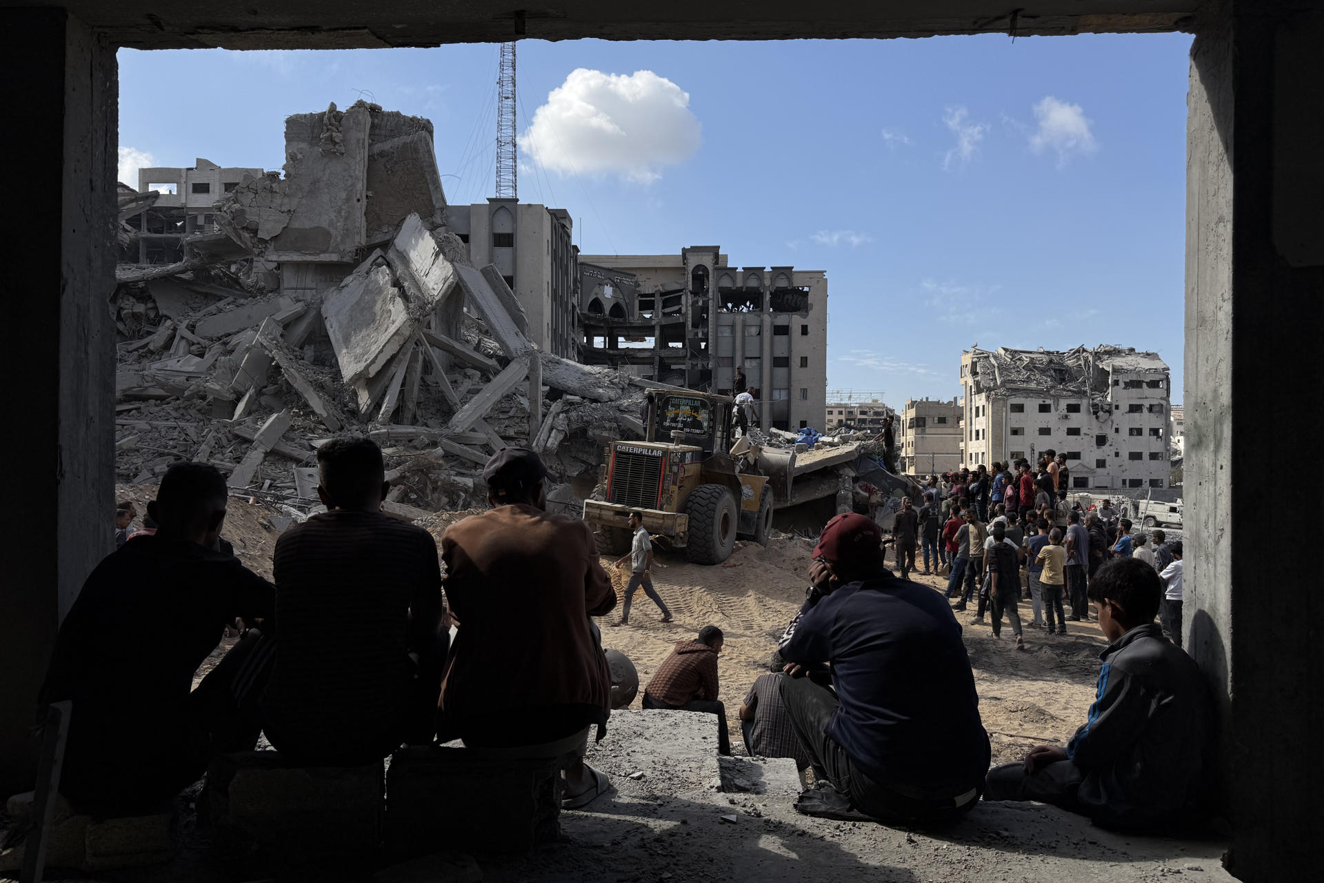 Siguen los ataques en Gaza: 240 palestinos asesinados tras el inicio del cese al fuego