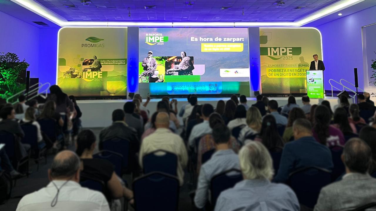 Publicación de gastos de Petro revela pagos en tiendas de lujo y en un burdel en Portugal