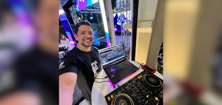 Del baile a la consola: La historia de Dj Prilla, un emblema de la cultura salsera