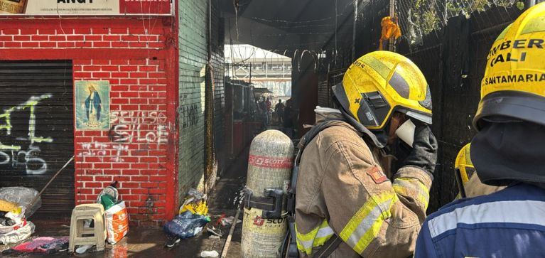 Bomberos controlan incendio estructural en Siloé; se conocieron detalles