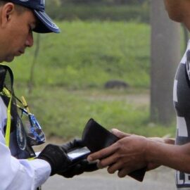 ¿Usted puede ser multado siendo peatón? Ojo a la normativa