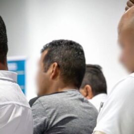Víctimas escuchan confesiones de exmiembros de las Farc en Cali