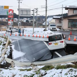 Asciende a 33 la cifra de heridos por terremoto en Japón; hay alerta por 'megasismo'