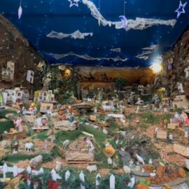 Video: Así luce el pesebre gigante que une a la comunidad en la Loma de la Cruz