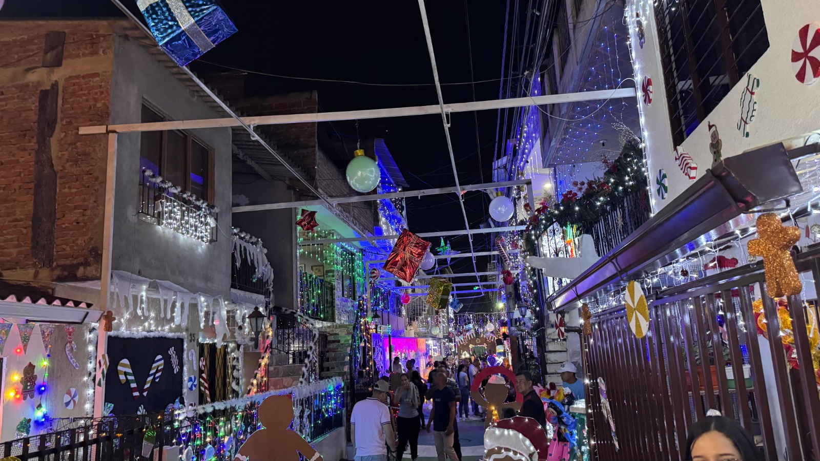 ¿A qué hora se enciende el alumbrado navideño en Cali?
