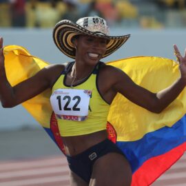 Natalia Linares gana el oro en salto de longitud; logró récord y cupo al mundial