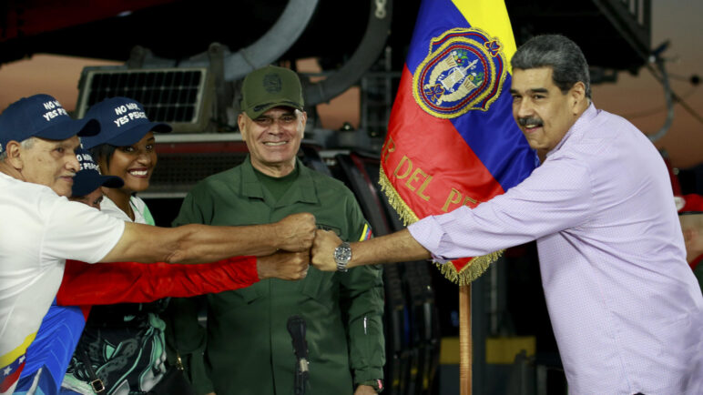 Maduro insiste en una unión militar con Colombia para defender la soberanía