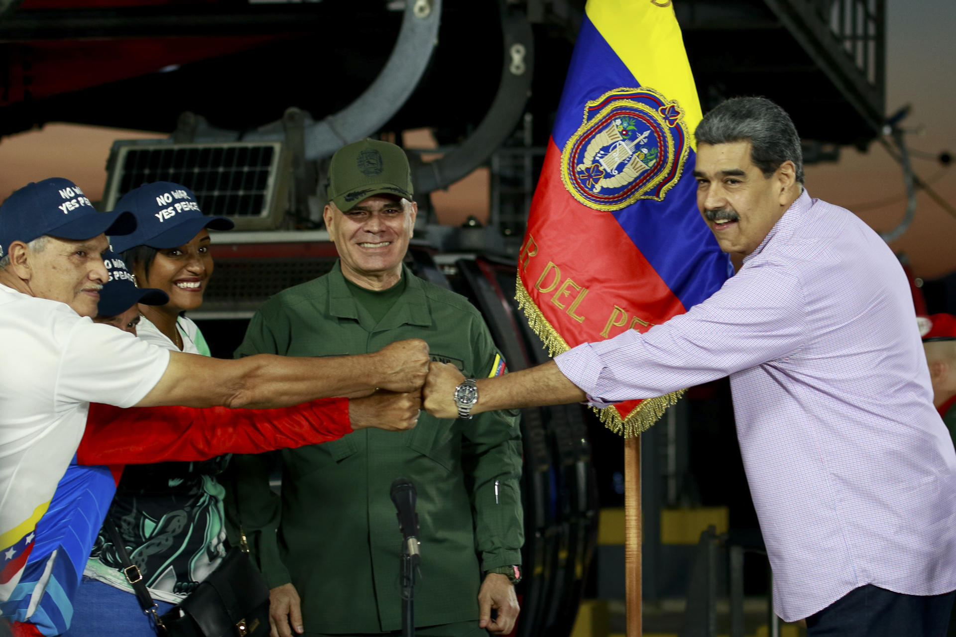Trump dice que no descarta una guerra con Venezuela