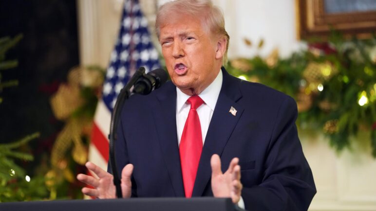 Trump dice que no descarta una guerra con Venezuela