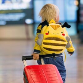 Los permisos (y pasos) que necesita si viajará con un menor de edad; por Colombia o al exterior