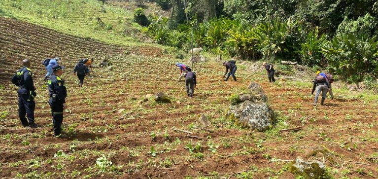 Autoridades recuperan predio ilegal en los Farallones de Cali en medio de disturbios