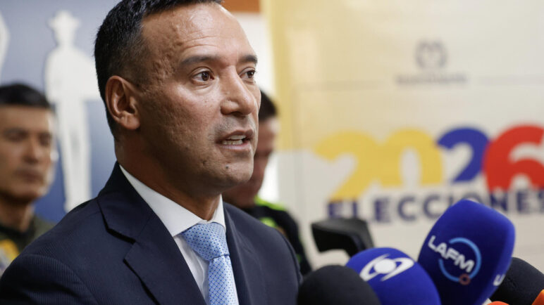 Ministro de Defensa viaja a EE. UU. para alistar reunión entre Petro y Trump