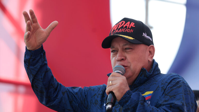 Diosdado Cabello dice que "hasta ahora" son cien los fallecidos en el ataque de EE.UU. a Venezuela