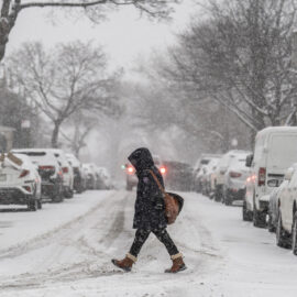 Tormenta de hielo y nieve deja a más de un millón de hogares sin luz en EE. UU.