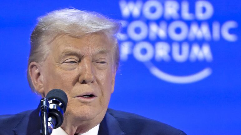 Trump descarta usar la fuerza en Groenlandia, pero reitera su interés en comprarla