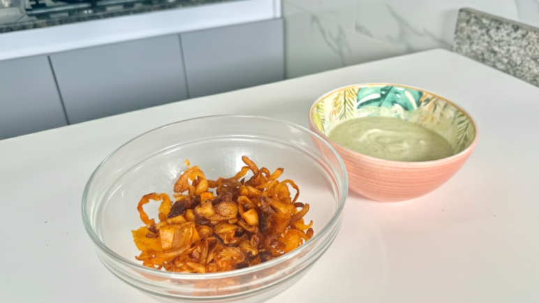 Receta de chips de zanahoria al horno con dip de queso crema: snack saludable y fácil