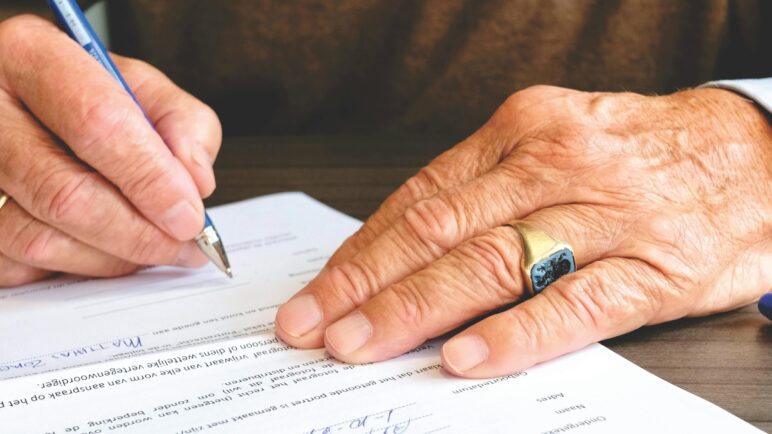 Descuento en salud para pensionados en Colombia: así puede saber si será beneficiario en 2026