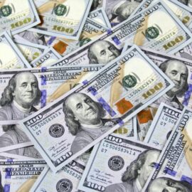 Caída del dólar: expertos analizan el panorama para el país