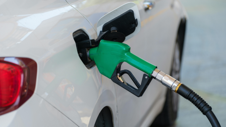 Gobierno confirma nueva reducción de 0 pesos en el precio de la gasolina desde marzo