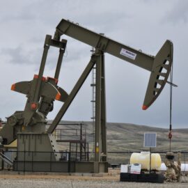 Ecuador aumenta 900 % la tarifa de transporte de petróleo colombiano en medio de tensión comercial