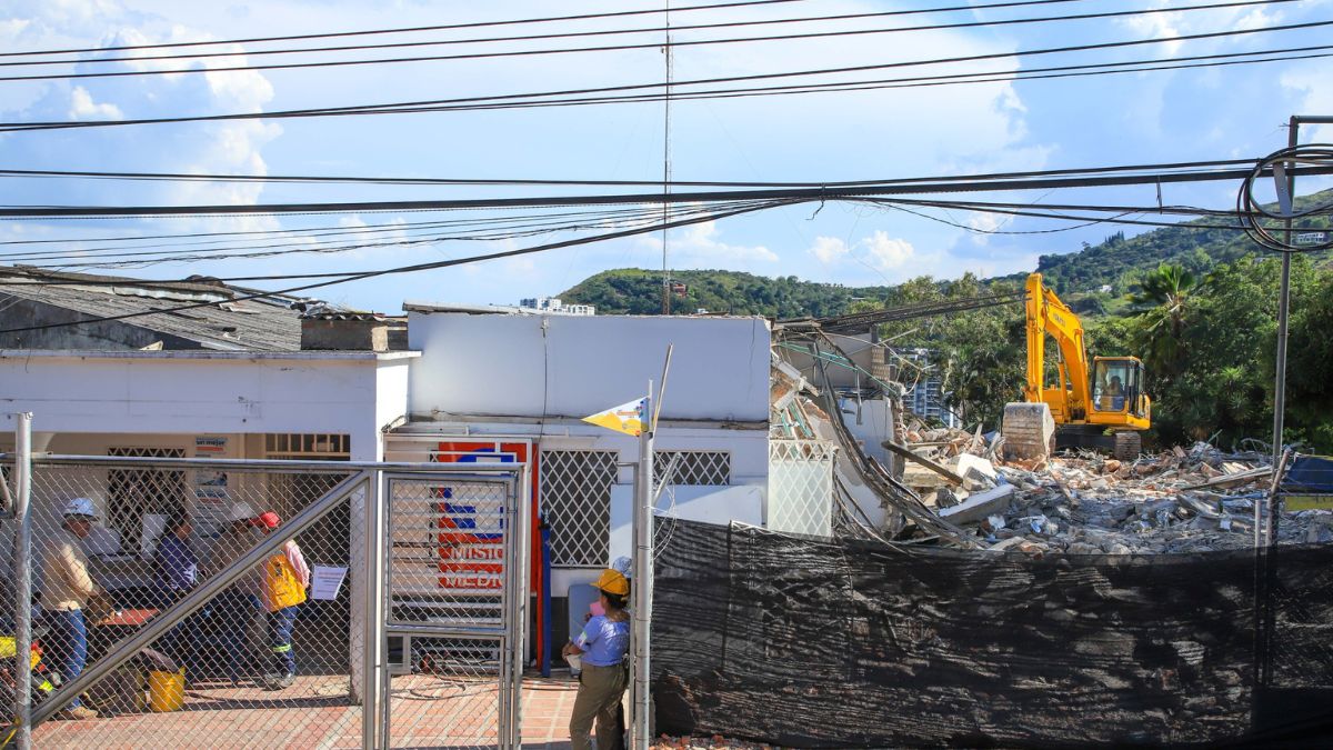 Taches en vías de Cali: Autoridades y conductores se refieren al tema