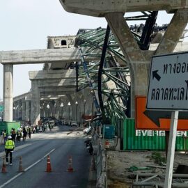 Nuevo colapso de grúa en Tailandia deja dos fallecidos y un herido