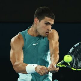 Polémica en el tenis: Jueza hace retirar pulsera tecnológica a Carlos Alcaraz por "fair play"