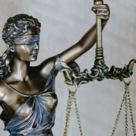 ¿Cómo funciona la denuncia penal y los derechos de las víctimas en Colombia? Juez explica
