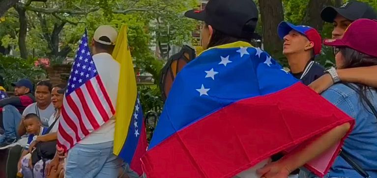 Así reaccionaron los venezolanos en Cali ante la noticia de la captura de Nicolás Maduro