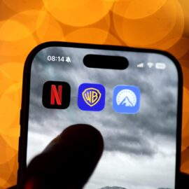 Warner Bros cierra la puerta a Paramount y apuesta por Netflix