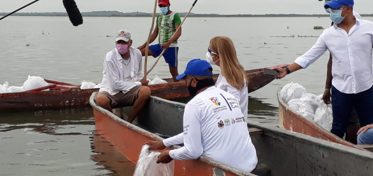 Alcaldía de Buenaventura anuncia veda de camarón durante dos meses
