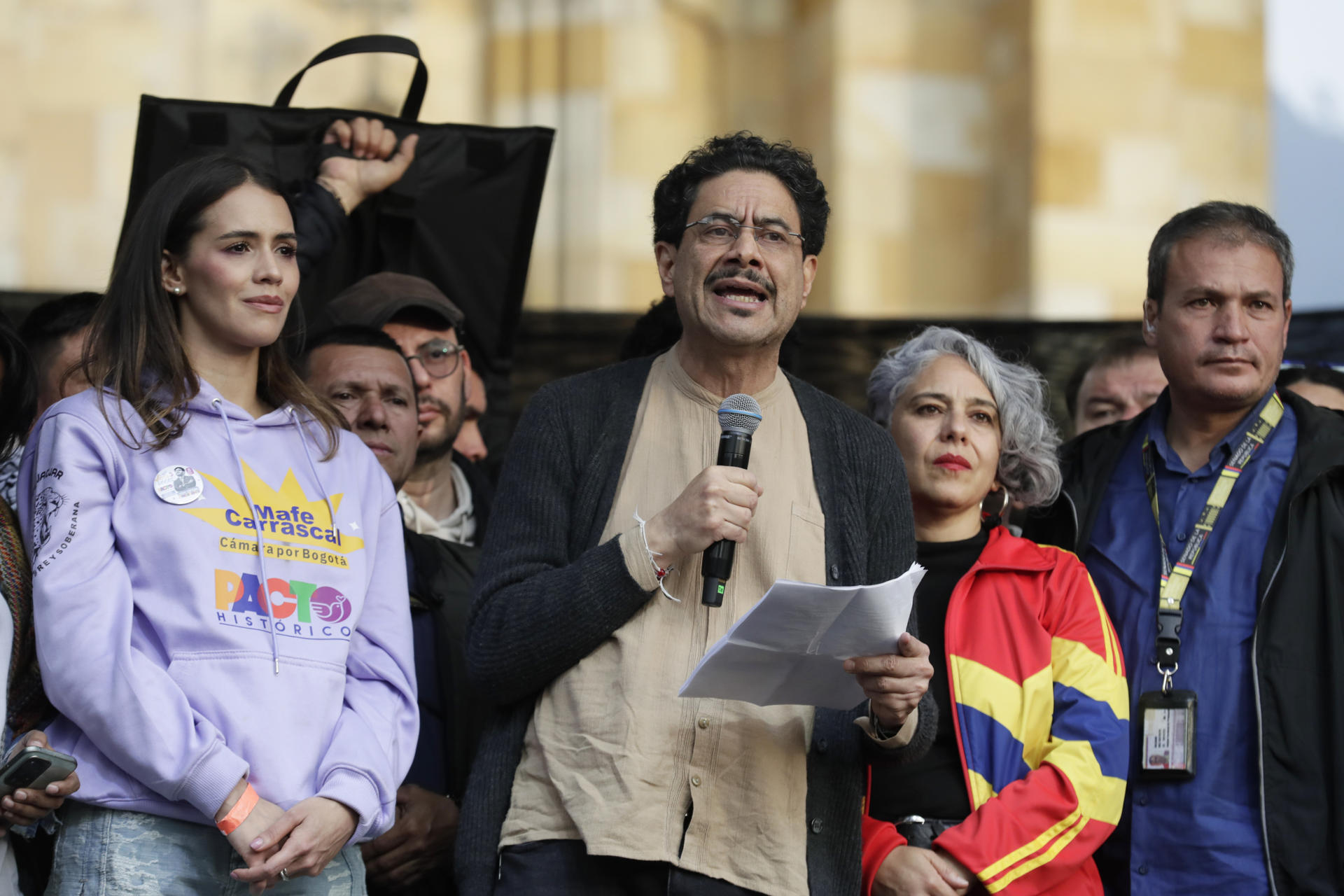Iván Cepeda disputará primera vuelta presidencial si no le permiten ir a consulta