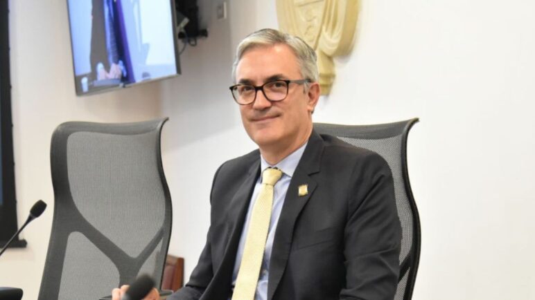 ¿Quién es Christian Garcés, candidato del Centro Democrático que participará en ciclo de debates?