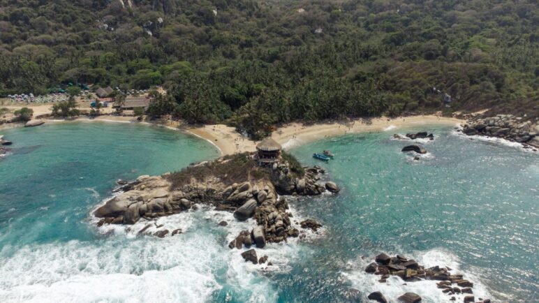 Reabre el Tayrona: Gobierno anuncia medidas de seguridad y plan de recuperación del parque