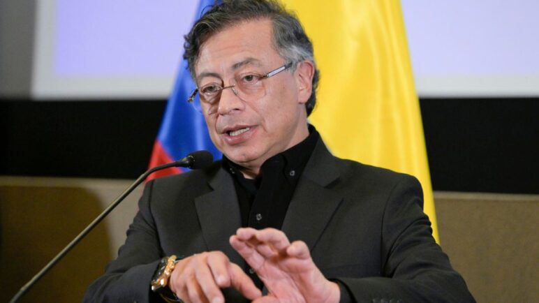 Petro alerta sobre posible desabastecimiento de alimentos en zonas afectadas por inundaciones