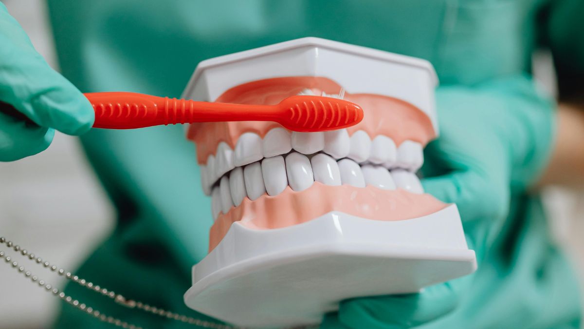 Prohíben más de 130 esmaltes semipermanentes en Colombia por posibles riesgos para la salud