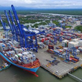 Gremios denuncian bloqueos y hurtos en vía al puerto de Buenaventura