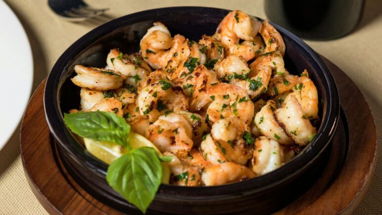 Receta de camarones al ajillo: una opción perfecta para esta Semana Santa