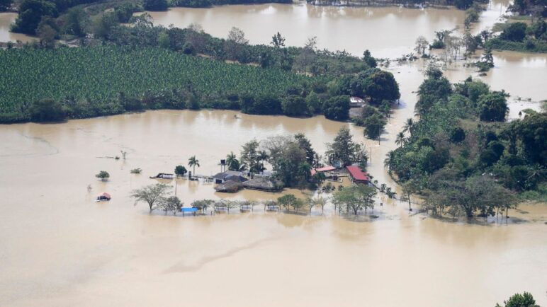 Alerta naranja en la región de Urabá por inundaciones que afectaron 1,200 hectáreas