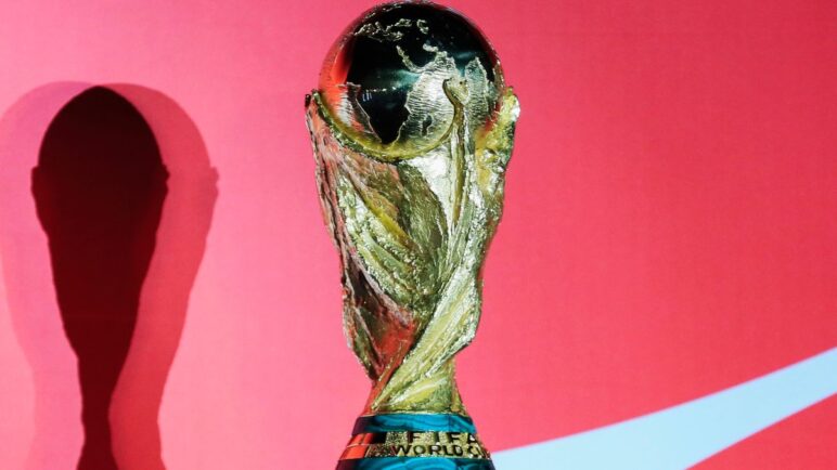 El trofeo original de la Copa Mundial de la FIFA llegó a Bogotá
