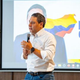 Mauricio Lizcano no va a consulta, irá directo a competir en primera vuelta presidencial