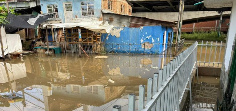 Así afectó las inundaciones a los habitantes de Candelaria; continúa alerta roja