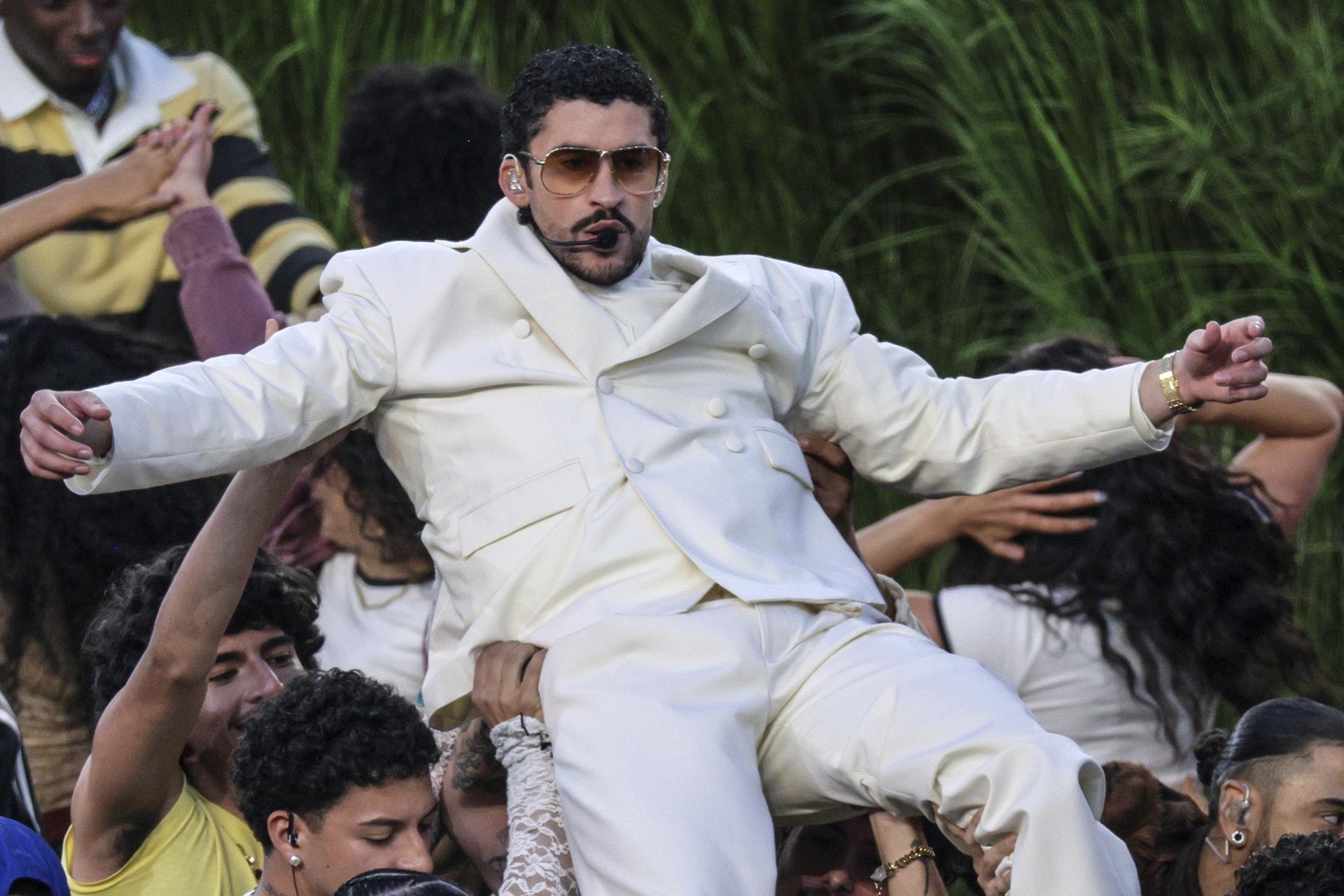 ¡Bailarín caleño fue parte del show de Bad Bunny en el Super Bowl! Entrevista exclusiva