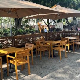 Debate por alquiler de espacio público a locales comerciales en el Bulevar del río